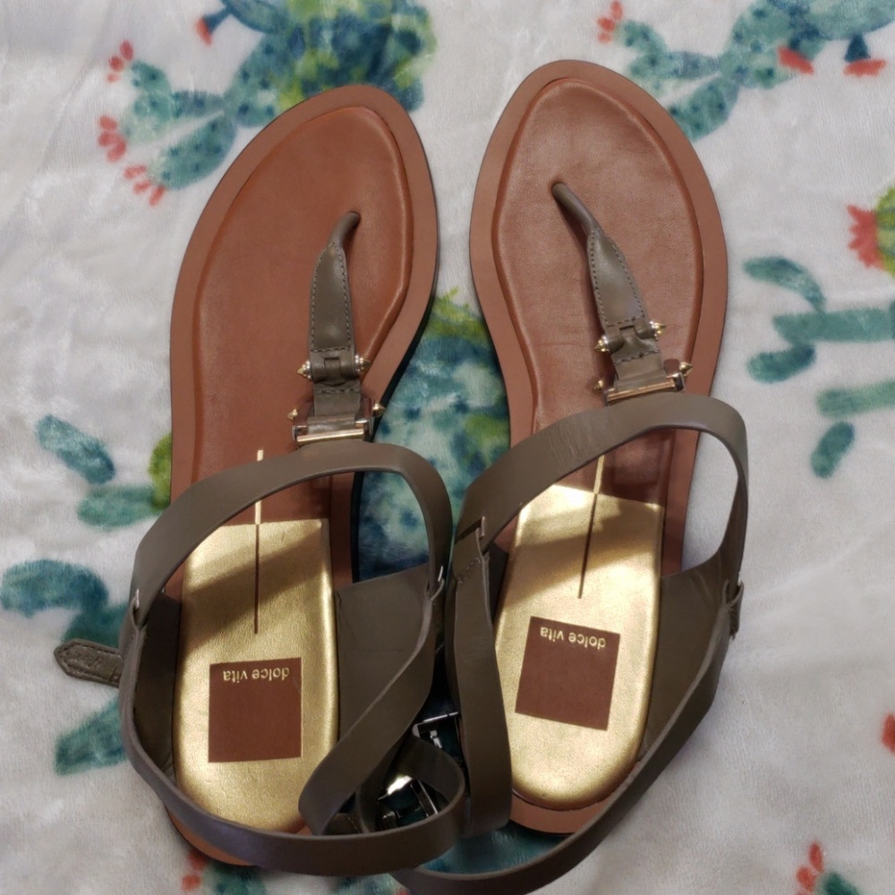 Dolce vita sandal!
